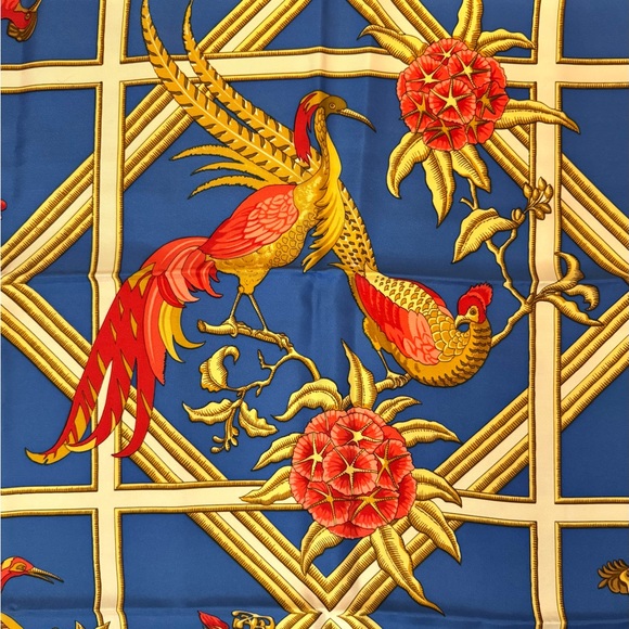 Hermes Blue Fuschia Gold White 100% Silk scarf..no pulls or marks, magnificent - Picture 4 of 11